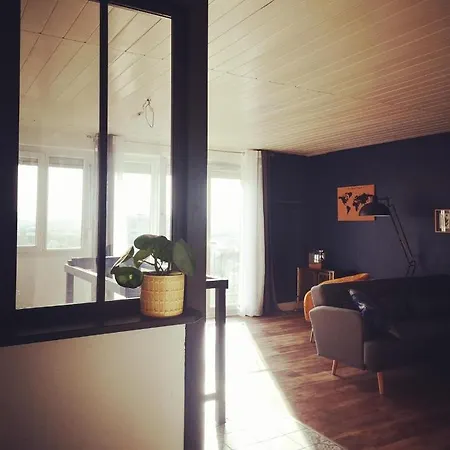 Apartment Appartement Rocking On The Wood